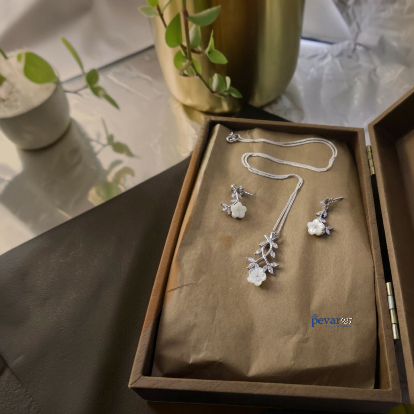 Sterling Silver White Flower Necklace Set